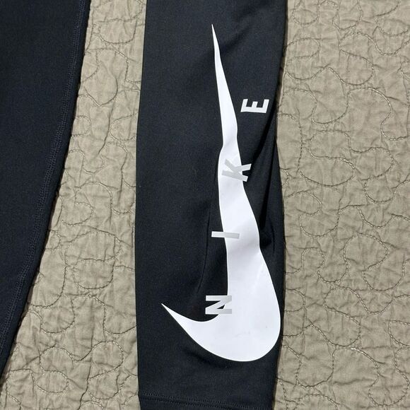 Nike black leggings size XS A617 - Picture 4 of 6